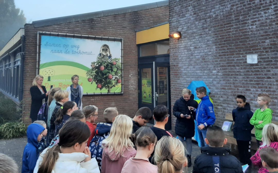 Feestelijke opening KinderzwerfboekStation bij obs Den Boogerd
