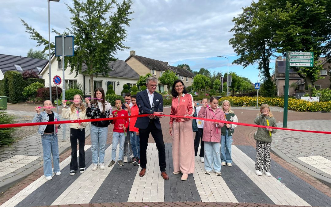 Onthulling verkeersveilige schoolomgeving obs Den Boogerd